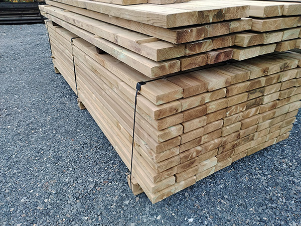 Bastaing en pin traité raboté 45×145 mm classe 4