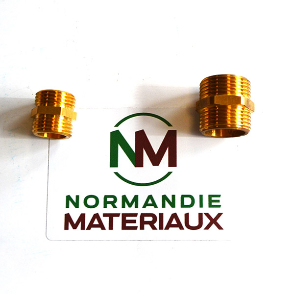 Mamelon laiton égal Male