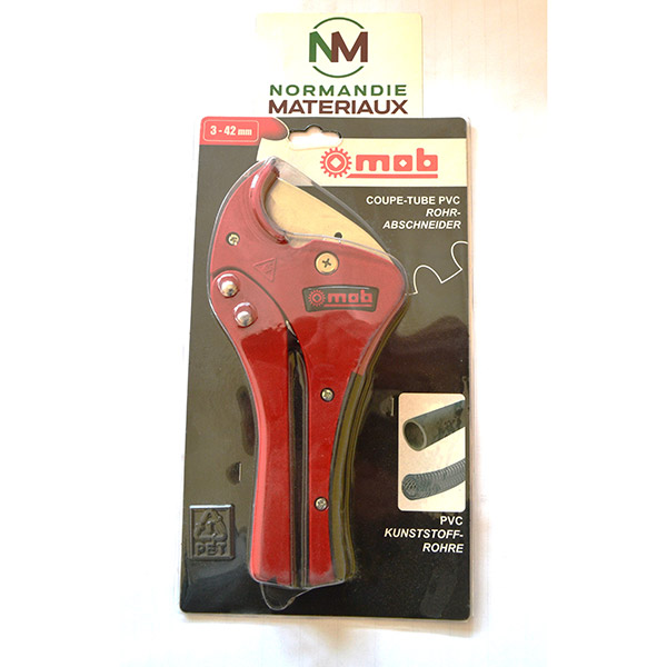 Coupe tube PVC